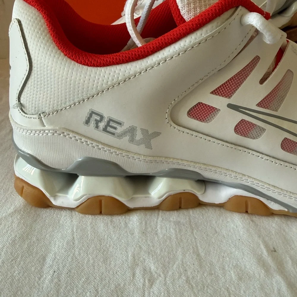 Nike Reax 8 TR Mesh Mens Training Shoes White Red Size 12 Athletic Sneakers New